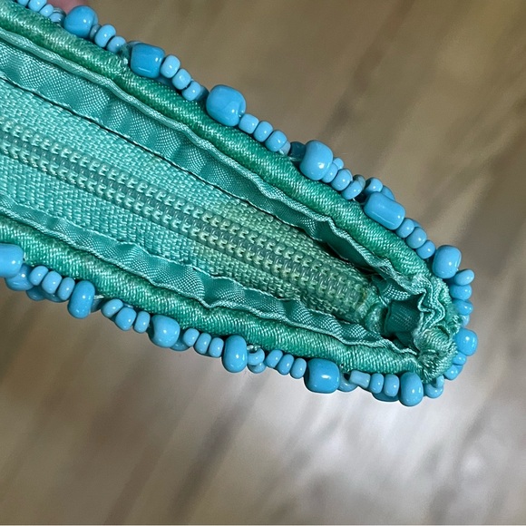BALI HAI Handmade Beaded Turquoise Wristlet Zippered Clutch - Picture 4 of 7